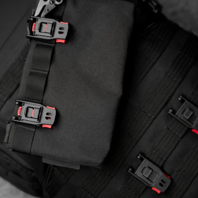 Zapięcie magnetyczne do wodoszczelnych saszetek MOLLE Maglock 56x31x22 mm - 4.webp